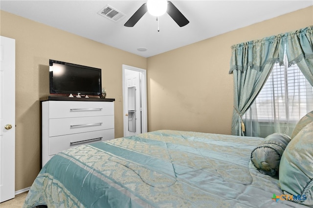 bedroom with ceiling fan