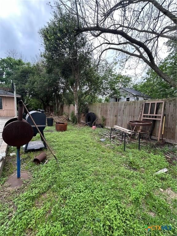 1511 E Constitution St, Victoria, TX 77901 - view of yard