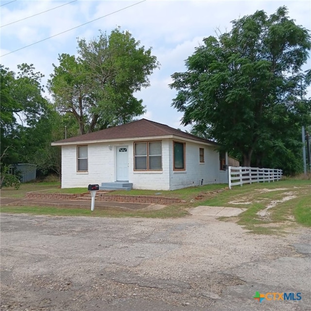 view of front of house