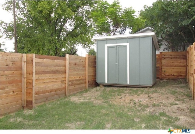 view of outbuilding