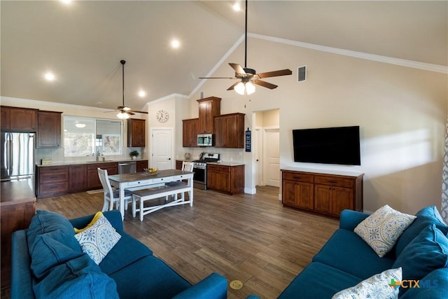 1699 Lake Ridge Blvd, Canyon Lake, TX 78133 - photo 5