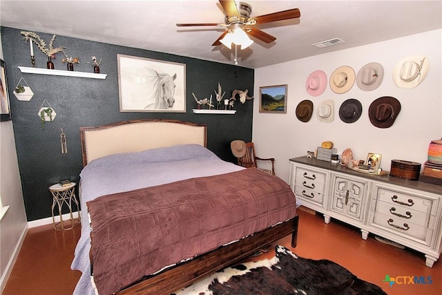 bedroom with ceiling fan