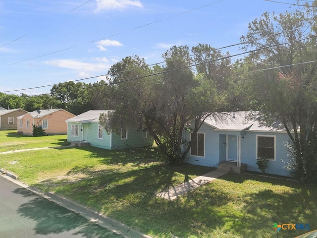 1404 Mulford St, Killeen, TX 76541 - view of front facade featuring a front lawn