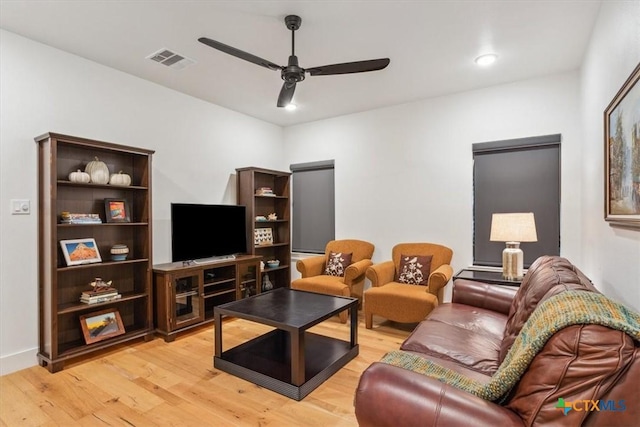 127 Cumberland Dr, Belton, TX 76513 - living area with light wood-style flooring, a ceiling fan, and recessed lighting