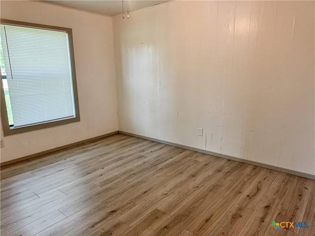 7260 Fm 531, Hallettsville, TX 77964 - unfurnished room with wood finished floors and baseboards