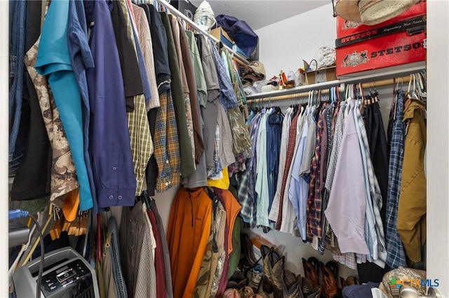 820 Thomas St, Copperas Cove, TX 76522 - view of spacious closet