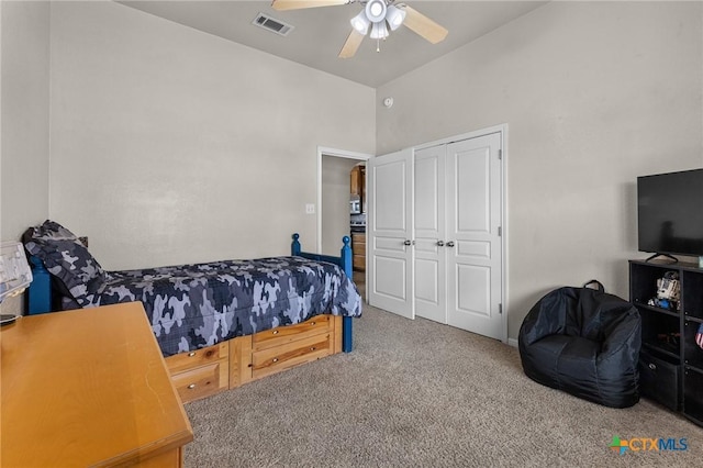 820 Thomas St, Copperas Cove, TX 76522 - bedroom featuring carpet flooring, a closet, a ceiling fan, vaulted ceiling, and baseboards
