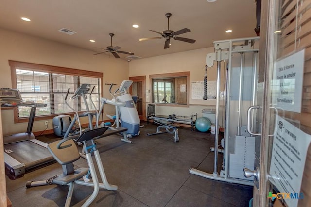 217 Foxwood, New Braunfels, TX 78132 - exercise area featuring visible vents, recessed lighting, and ceiling fan