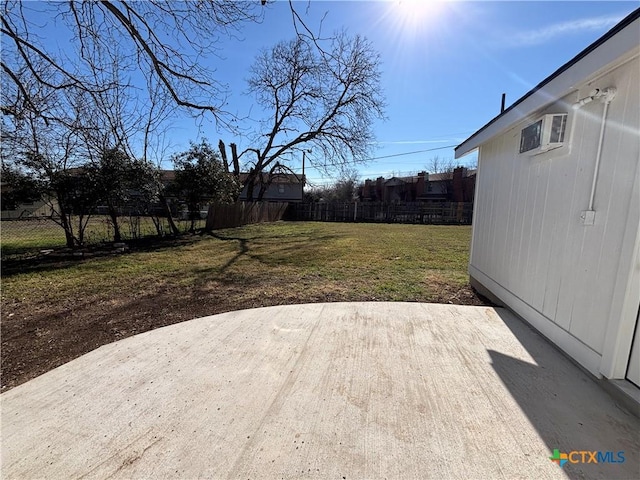 view of yard featuring a patio area