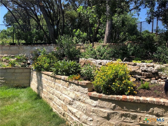 750 Mission Hts, New Braunfels, TX 78130 - view of yard with a fenced backyard