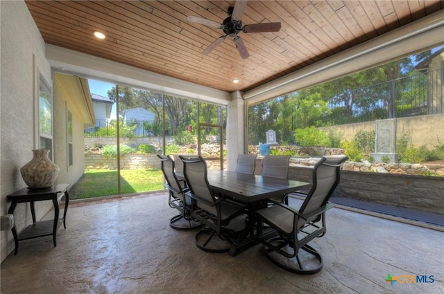 750 Mission Hts, New Braunfels, TX 78130 - sunroom / solarium featuring a ceiling fan and outdoor dining area