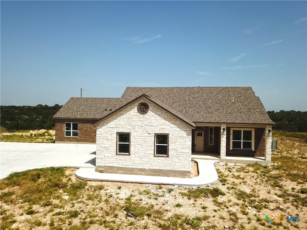 view of front of house