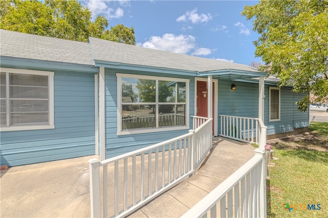 view of front of home featuring a porch