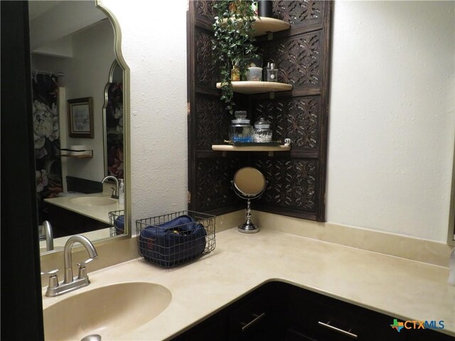 310 Rattan Dr, Victoria, TX 77901 - full bathroom with double vanity