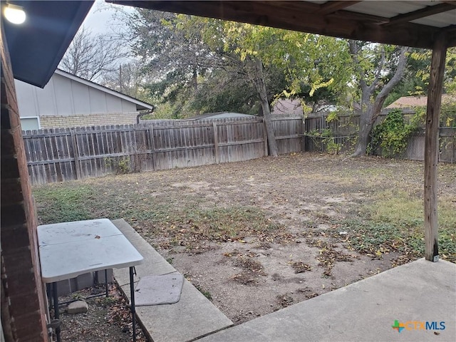 view of yard with a patio area