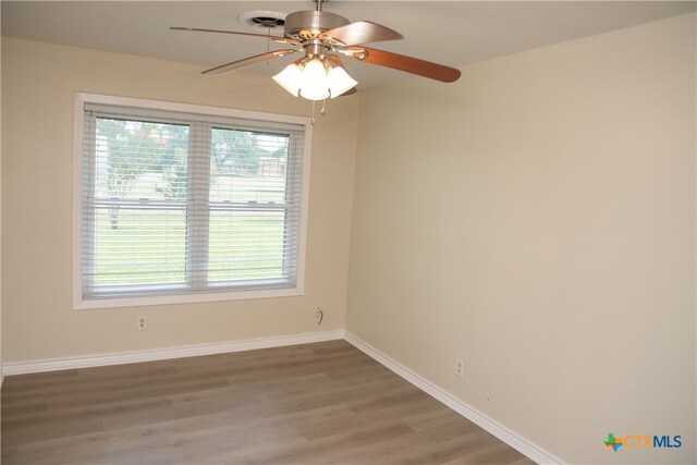 706 Edinburgh St, Victoria, TX 77904 - spare room featuring light wood-type flooring and a ceiling fan