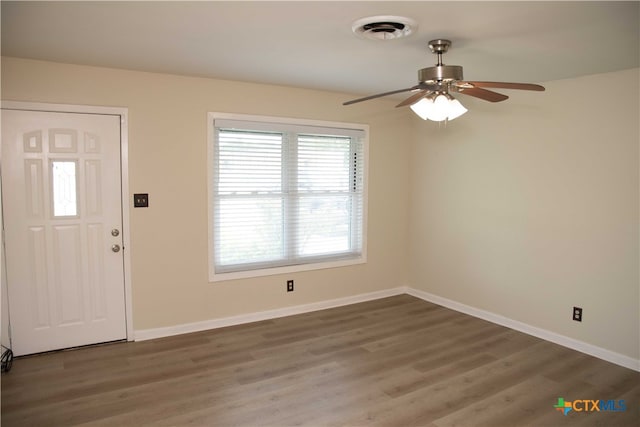 706 Edinburgh St, Victoria, TX 77904 - entryway featuring a ceiling fan and wood finished floors