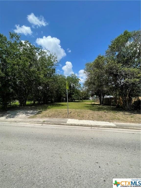 1006 N Guadalupe St, Seguin, TX 78155