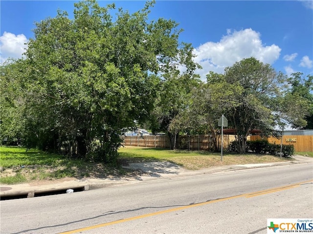 1006 N Guadalupe St, Seguin, TX 78155