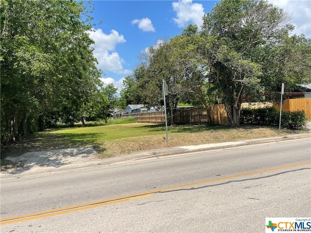 1006 N Guadalupe St, Seguin, TX 78155