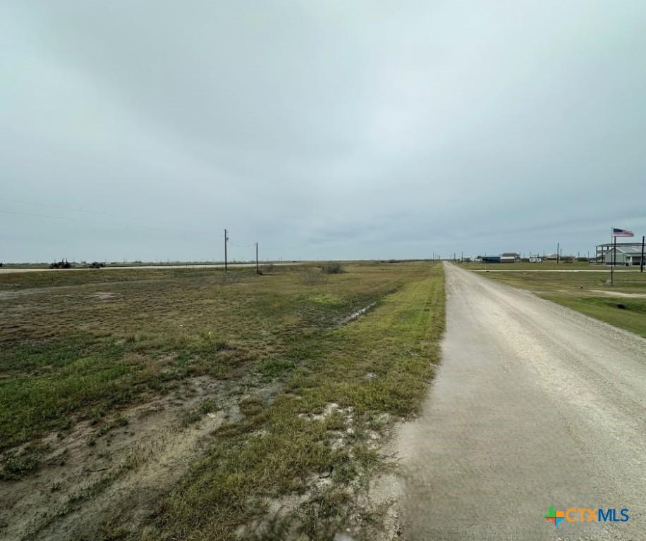407 Ladyfish Rd, Palacios, TX 77465 - photo 2