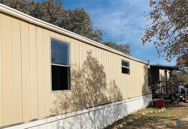 view of home's exterior