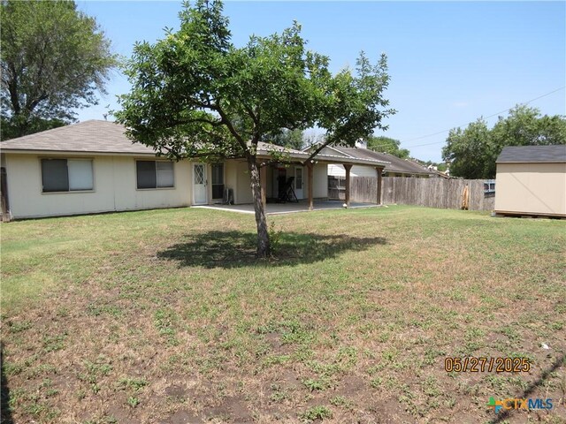 13722 Earlywood St, San Antonio, TX 78233 - view of yard featuring a patio area