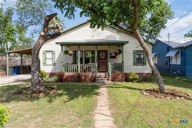 859 Pine St, New Braunfels, TX 78130 - bungalow with a porch