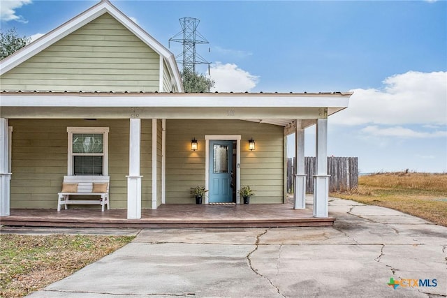 view of front of house featuring covered porch