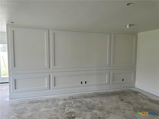 2115 Blackhawk Loop, Belton, TX 76513 - view of closet