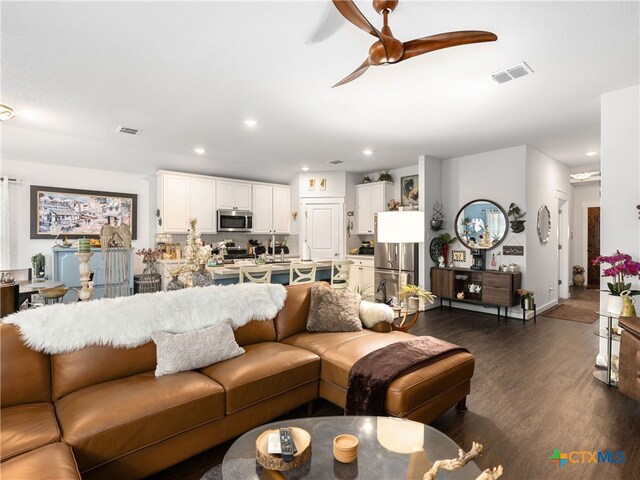 10744 Rosalina Loop, Converse, TX 78109 - photo 6