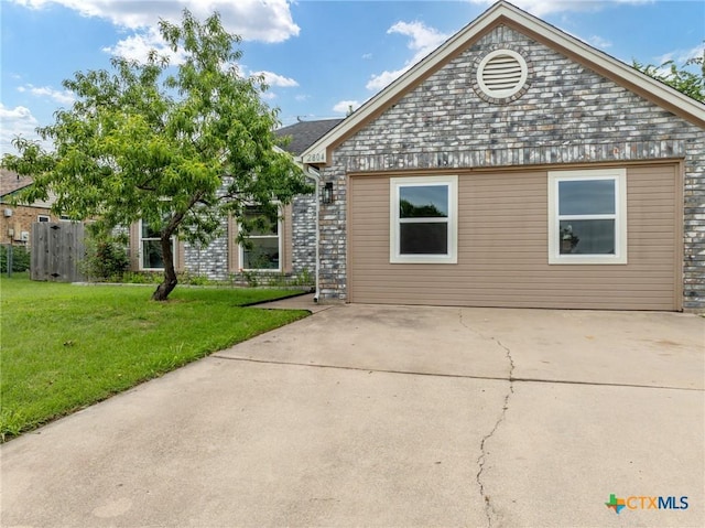2804 Bluejay Dr, Killeen, TX 76549 - view of front of home with a patio area