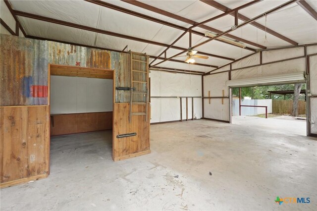 503 Pine St, Smithville, TX 78957 - view of garage