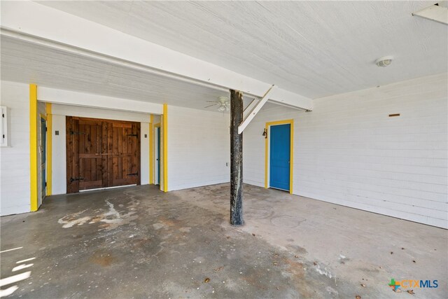 garage featuring ceiling fan