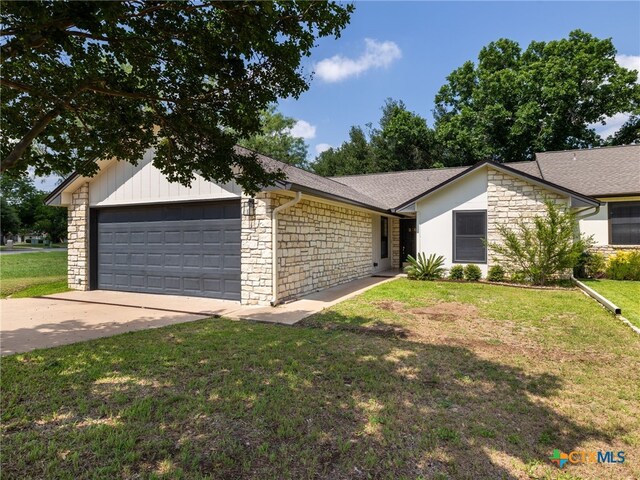 26 Fairway Ln, Meadowlakes, TX 78654 - photo 1