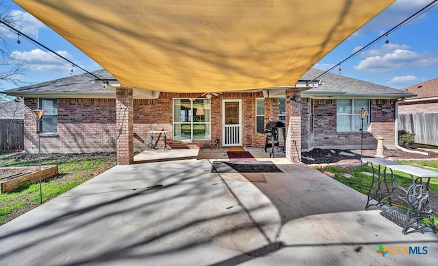 view of front of home featuring a patio area