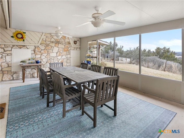 dining area with ceiling fan