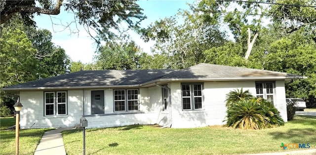 302 Smith St, Gonzales, TX 78629 - photo 2