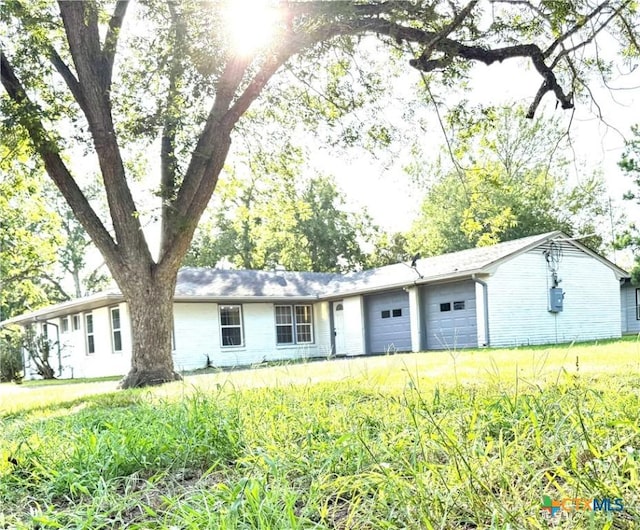 302 Smith St, Gonzales, TX 78629 - photo 1