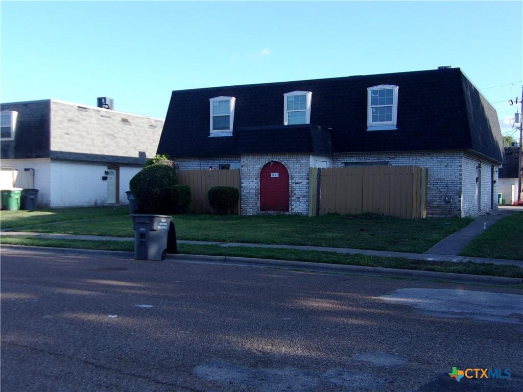 1801 Lawndale Ave, Victoria, TX 77901 - photo 2