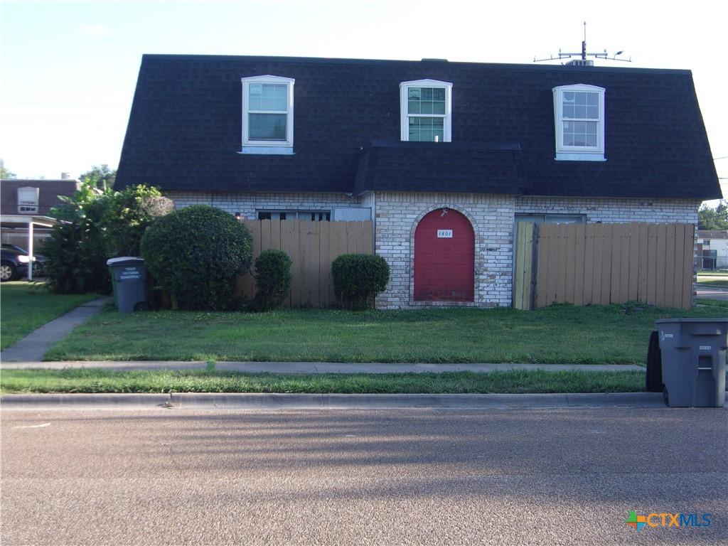 1801 Lawndale Ave, Victoria, TX 77901 - photo 1