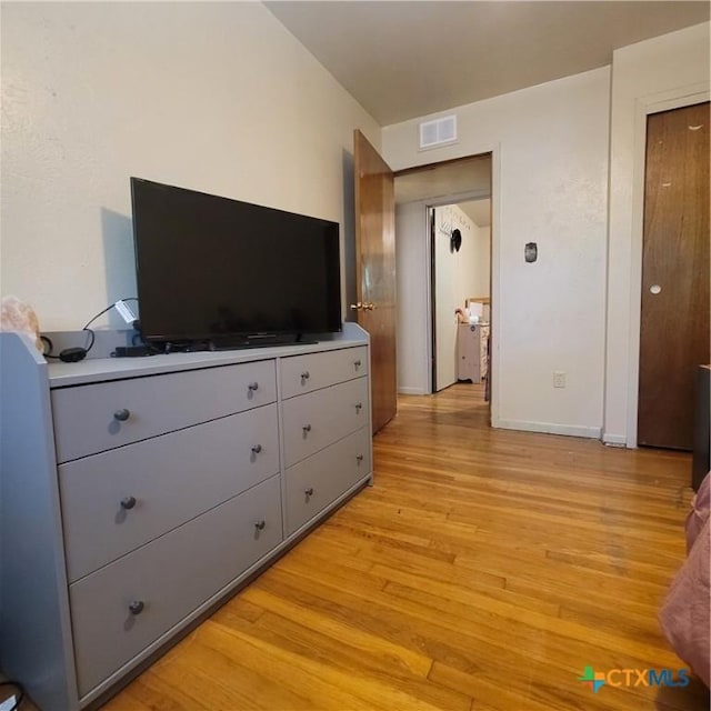 706 S 1st St, Copperas Cove, TX 76522 - bedroom with light wood-style flooring