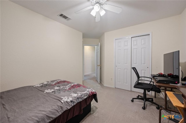 104 Missouri Dr, Harker Heights, TX 76548 - bedroom featuring light colored carpet, a ceiling fan, and a closet