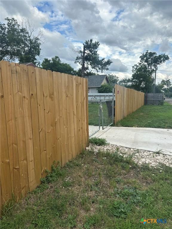 1910 N Gray St, Killeen, TX 76541 - photo 35