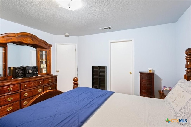 4313 Lone Star Trl, Temple, TX 76502 - bedroom with a textured ceiling