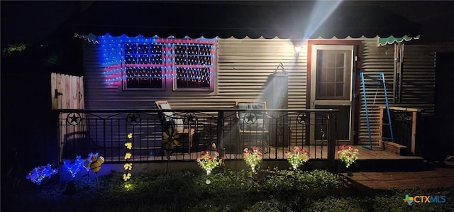 1123 N Beal St, Belton, TX 76513 - view of front facade featuring a wooden deck