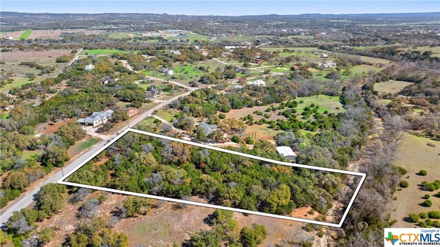 111 La Luna Dr, Blanco, TX 78606