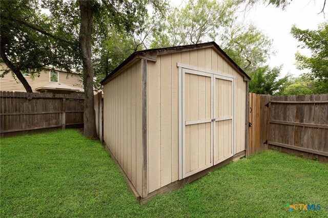 4431 Hogg, San Antonio, TX 78223 - view of shed with a fenced backyard