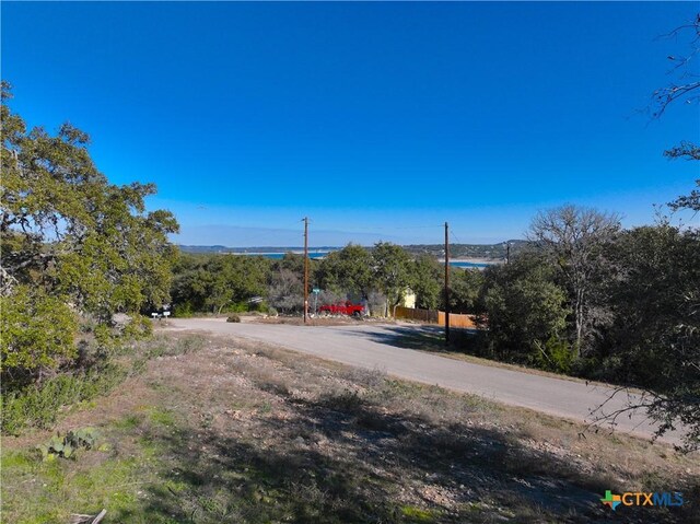 Listing photo 2 for 629 Hillclimb, Canyon Lake TX 78133