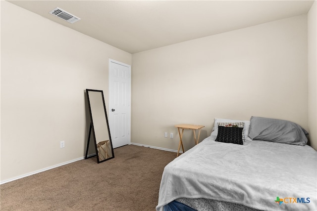 bedroom with carpet flooring